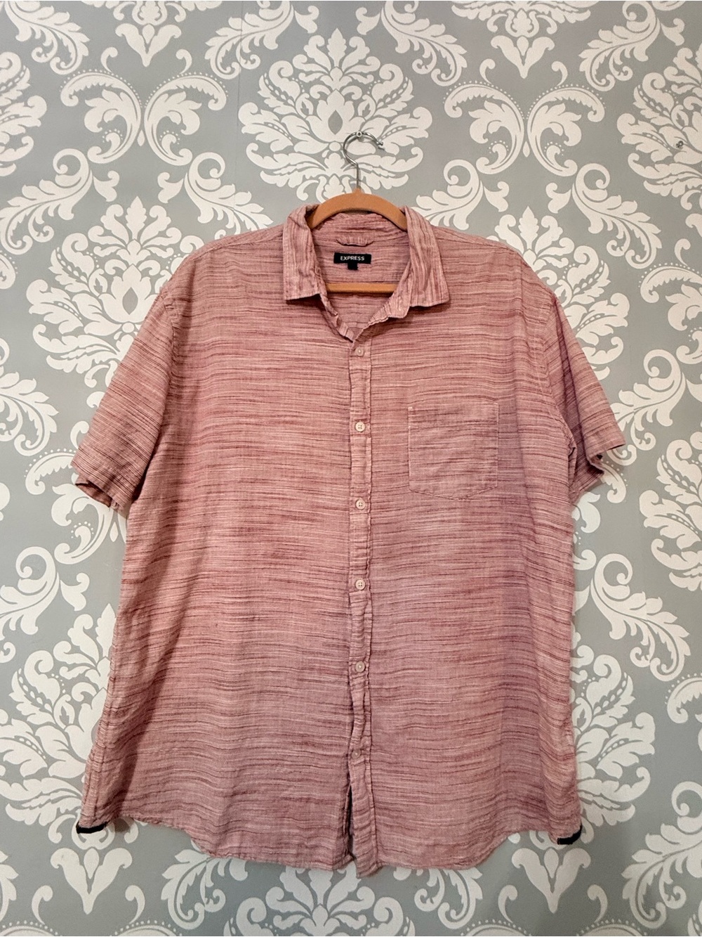 💫4/$25 • Express Short-Sleeve Button-Up Shirt in Dusty Rose